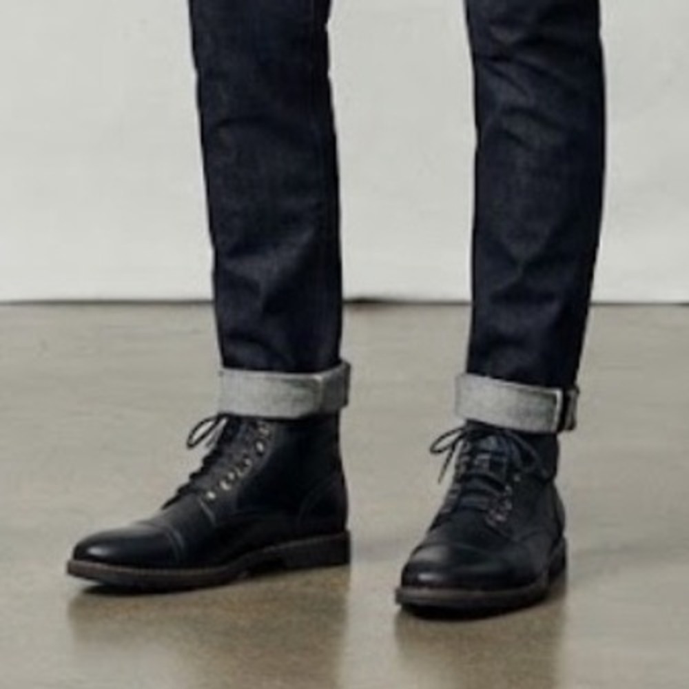 Men's black leather Cole Haan Nathan Cap Toe Chukka Boots size 10